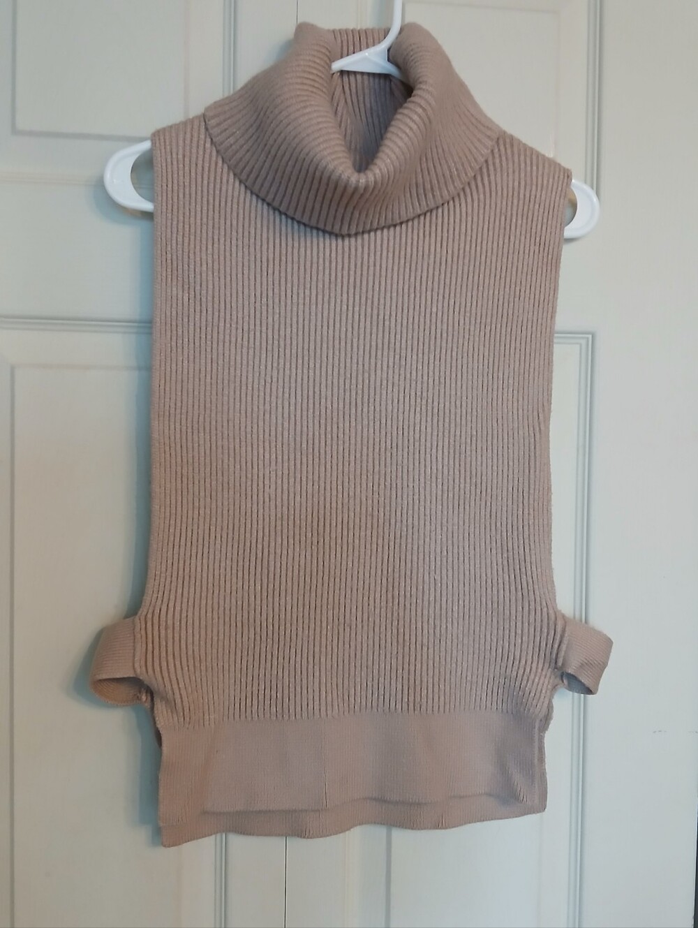 By Anthropology Sleevless Vest Top One Size Fits All